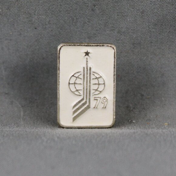 Vintage Hockey Pin - 1979 World Championships Official Logo - Stamped Pin - Picture 1 of 3